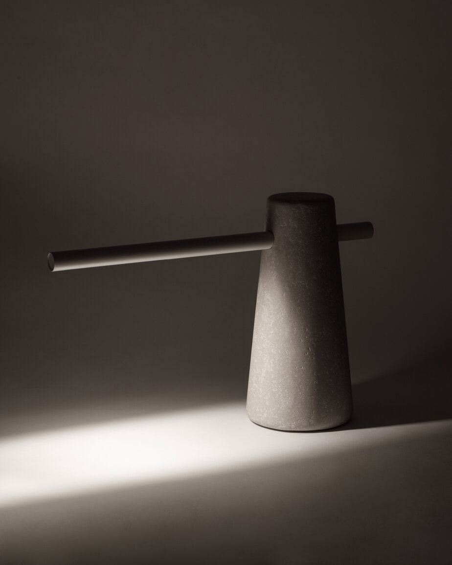 ASCOLTA Design_Lámpara de mesa Colonna_Colección Urbe